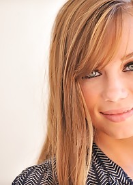 Capri Anderson Photo 9