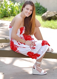 Andie Valentino Photo 15