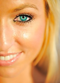 Victoria White Photo 11