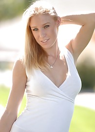 Allison Pierce Photo 1