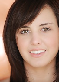 Brooke Adams Photo 3