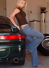 Alison Angel Photo 3