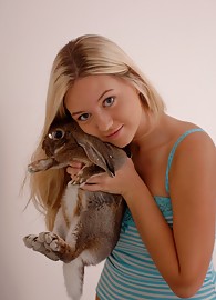 Alison Angel Photo 1