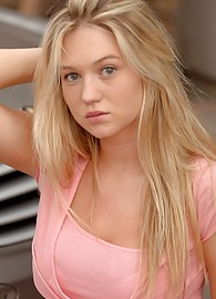 Alison Angel Photo 15