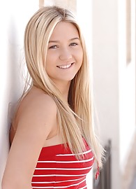 Alison Angel Photo 6