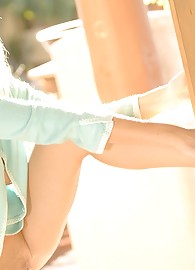 Alison Angel Photo 1