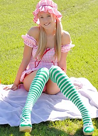 Alison Angel Photo 1