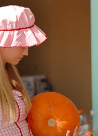 Alison Angel Photo 13