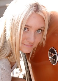 Alison Angel Photo 6