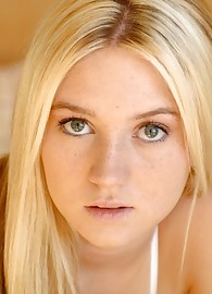 Alison Angel Photo 1