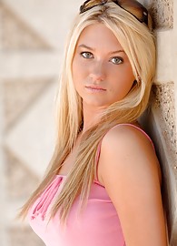 Alison Angel Photo 8