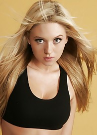 Alison Angel Photo 7