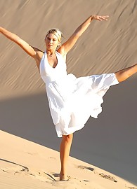 Alison Angel Photo 4