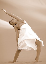 Alison Angel Photo 3