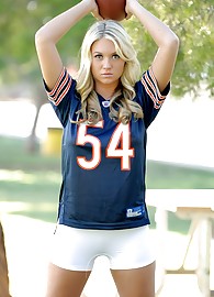 Alison Angel Photo 1