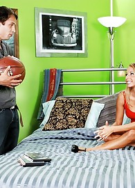 Ashley Jensen Photo 7