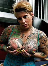 Blackwidow XXX Photo 1