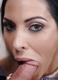 Veronica Rayne Photo 10