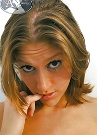 Eve Lawrence Photo 4