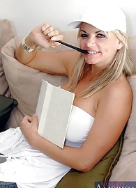 Nadia Styles Photo 13