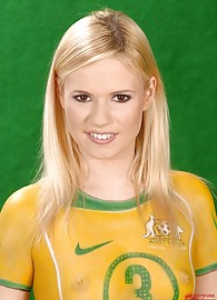 Yasmine Gold Photo 1