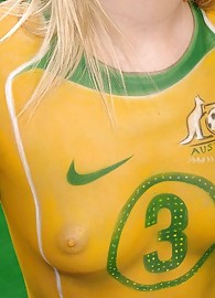 Yasmine Gold Photo 14