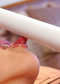 Carli Banks Photo 10