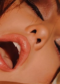 Jennifer Max Photo 14