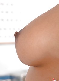 Dunia Montenegro Photo 12