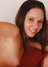 Kami Nikita Photo 15