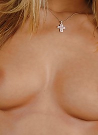 Rachel Evans Photo 5