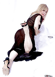 Nina Hartley Photo 11