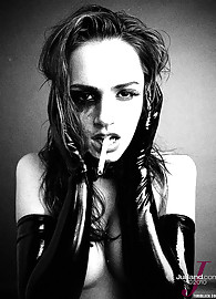 Tori Black Photo 11
