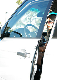 Cassandra Cruz Photo 5