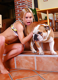 Sabrina Blond Photo 8