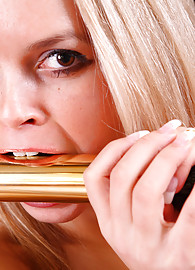 Sabrina Blond Photo 8