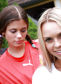 Sabrina Blond Photo 3