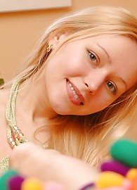 Lovely Anne Photo 12