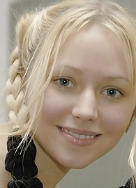 Lovely Anne Photo 12