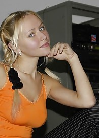 Lovely Anne Photo 13