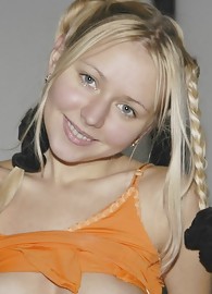 Lovely Anne Photo 15