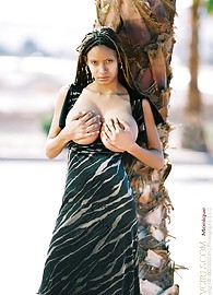 Monique FTV Photo 11