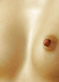 Yasmine Gold Photo 4