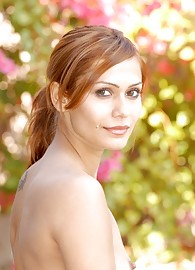 Eva Roberts Photo 14