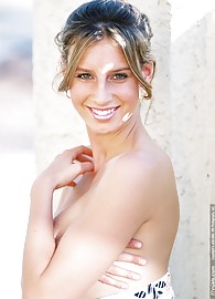 Paulina Presley Photo 12