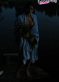 Felicity Fey Photo 15