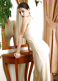Felicity Fey Photo 3