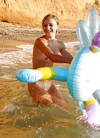 Kristina Fey Photo 13