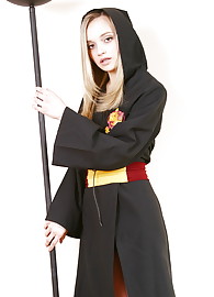 Kristina Fey Photo 4