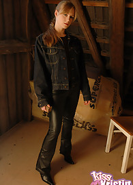 Kiss Kristin Photo 1